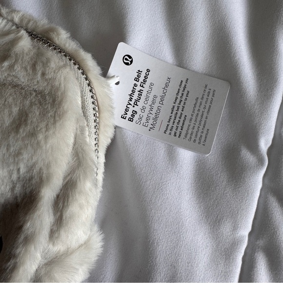 Everywhere Belt Bag Plush Fleece - Bone Silver - Picture 5 of 8